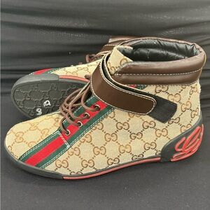 Euro size 41 men’s Gucci sneakers.